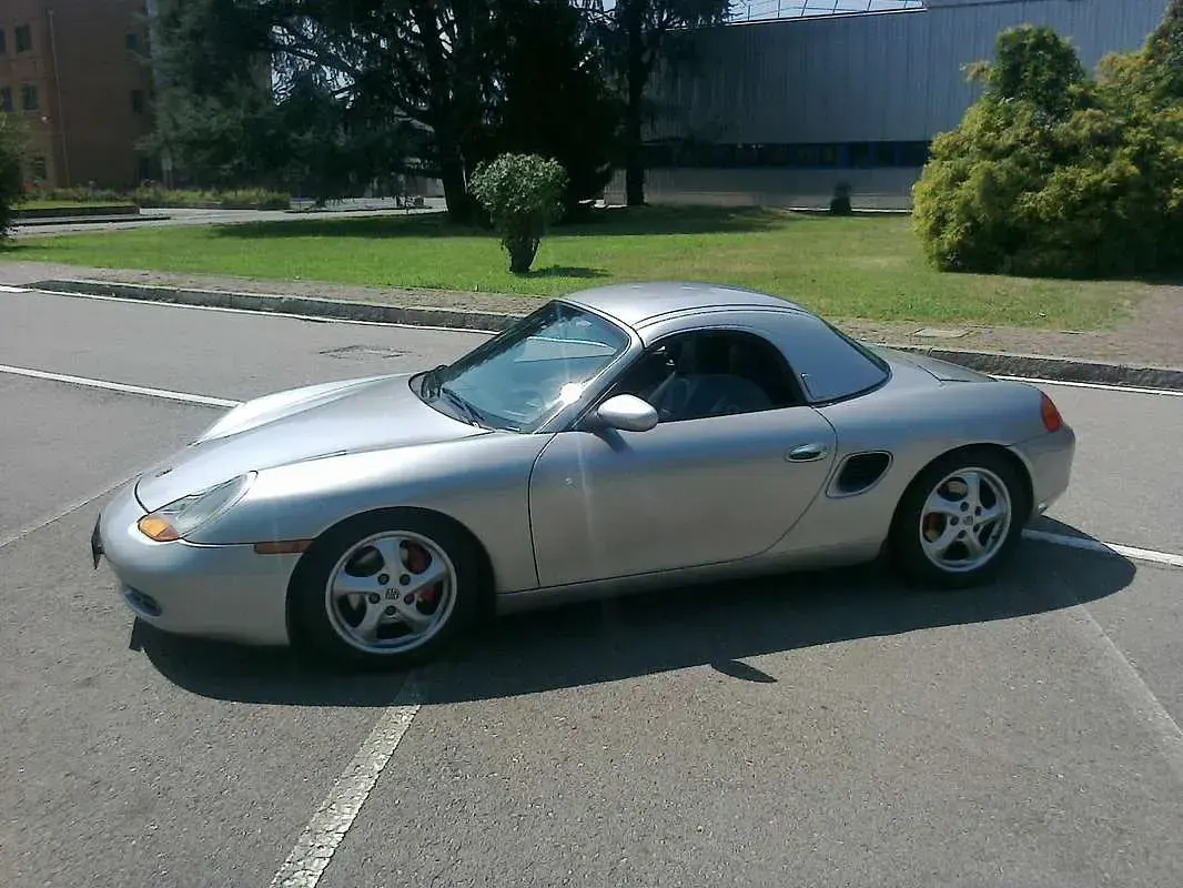 Usata Porsche 986 Boxster 204 CV (150 kW) 1997 Argento Cabrio