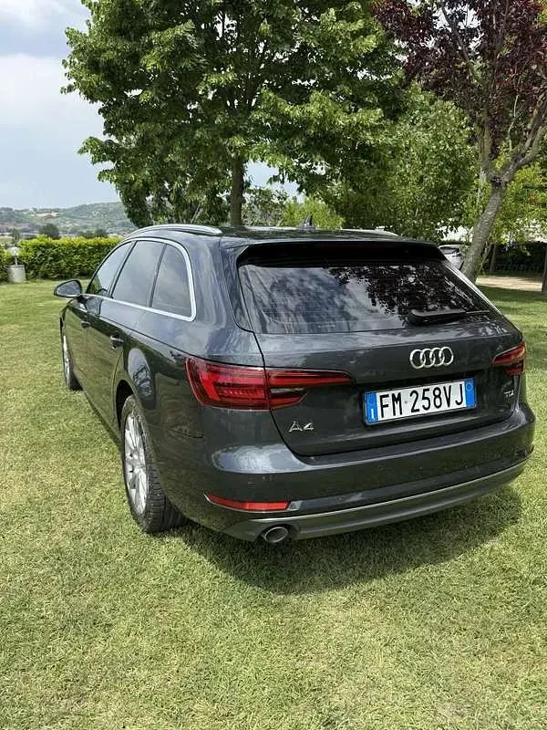 Usata Audi A4 Business 122 CV (89 kW) 2018 Station wagon