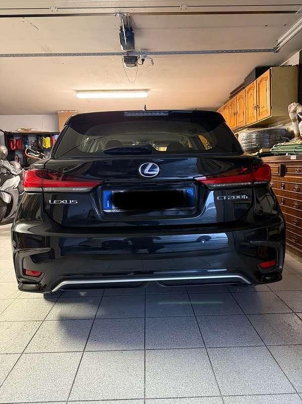 Usata Lexus CT200h Executive Line 99 CV (72 kW) 2018 Berlina