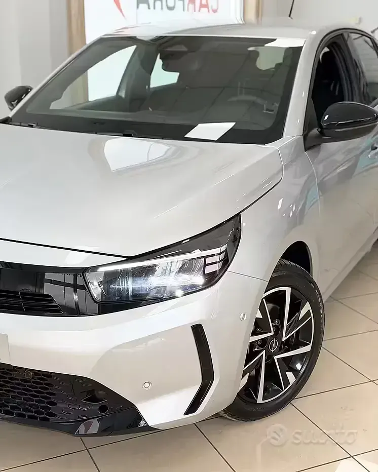 Usata Opel Corsa 101 CV (74 kW) 2025 Grigio Utilitaria