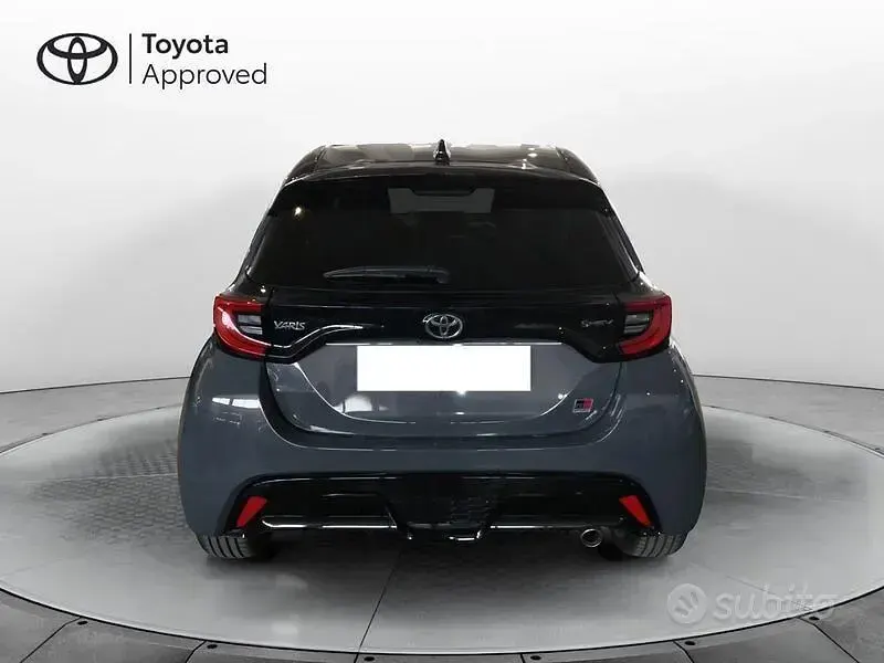 Nuova Toyota Yaris 130 CV (95 kW) 2025 Grigio Utilitaria