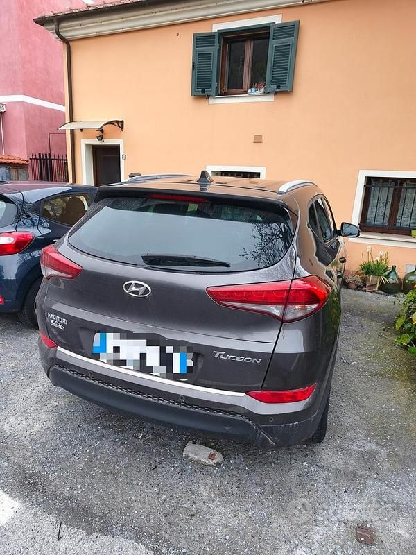 Usata Hyundai Tucson 116 CV (85 kW) 2016 Marrone SUV