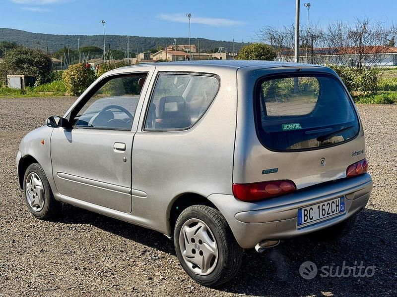 Usata Fiat 600 39 CV (28 kW) 1999 Grigio Berlina