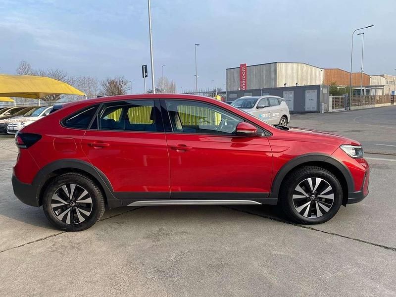 Usata VW Taigo Life 95 CV (69 kW) 2022 Bordeaux / metallizzato SUV