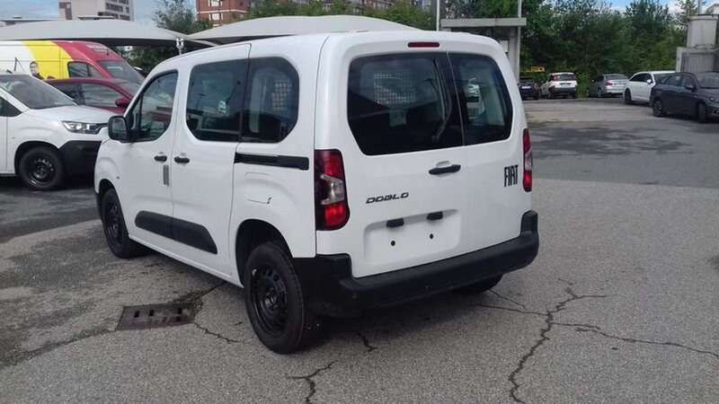 Usata Fiat Doblò 131 CV (96 kW) 2024 Bianco Monovolume