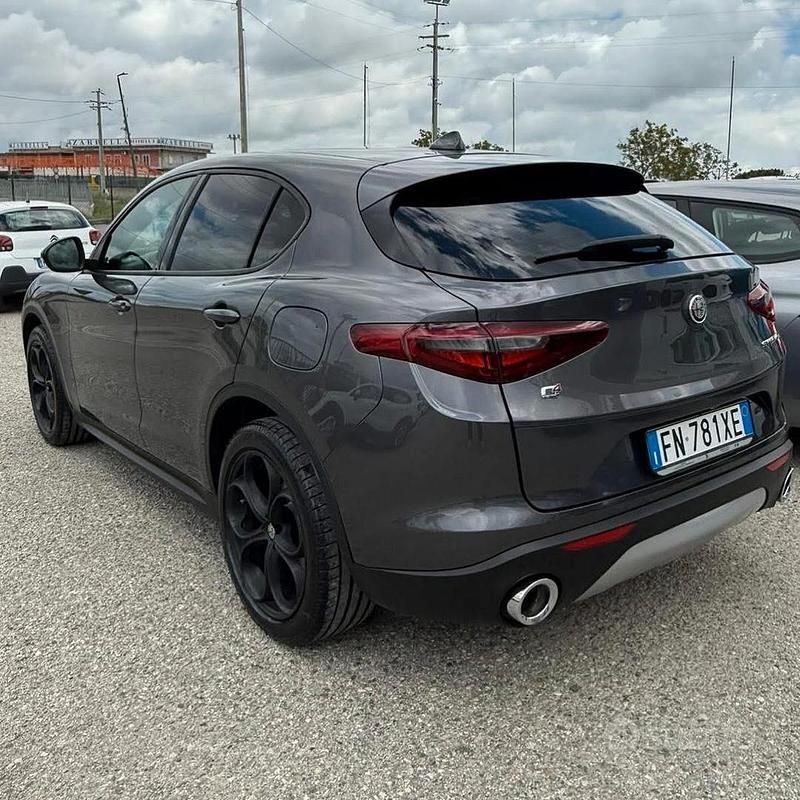 Usata Alfa Romeo Stelvio Super 210 CV (154 kW) 2017 Grigio SUV