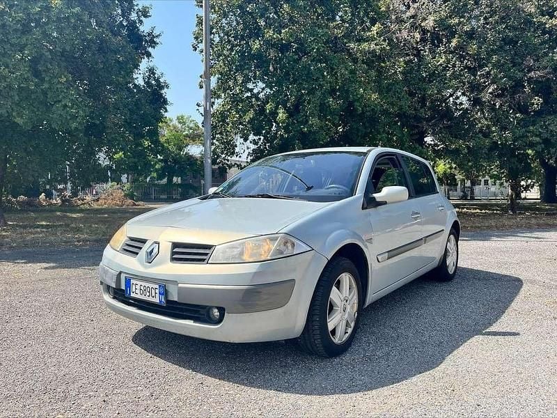 Usata Renault Mégane II Dynamique 82 CV (60 kW) 2002 Argento Berlina