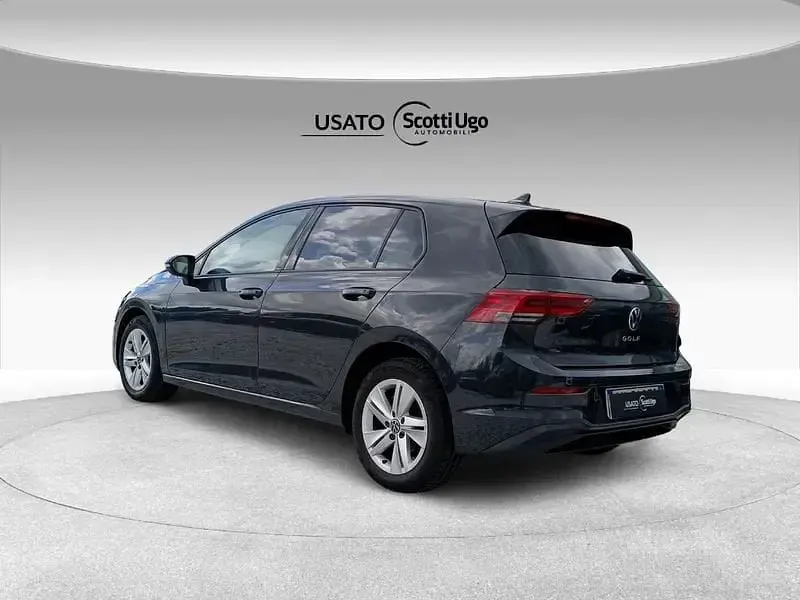Usata VW Golf VIII Life 110 CV (80 kW) 2023 *** Utilitaria