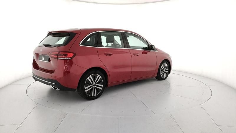 Usata Mercedes B180 116 CV (85 kW) 2022 Rosso Monovolume