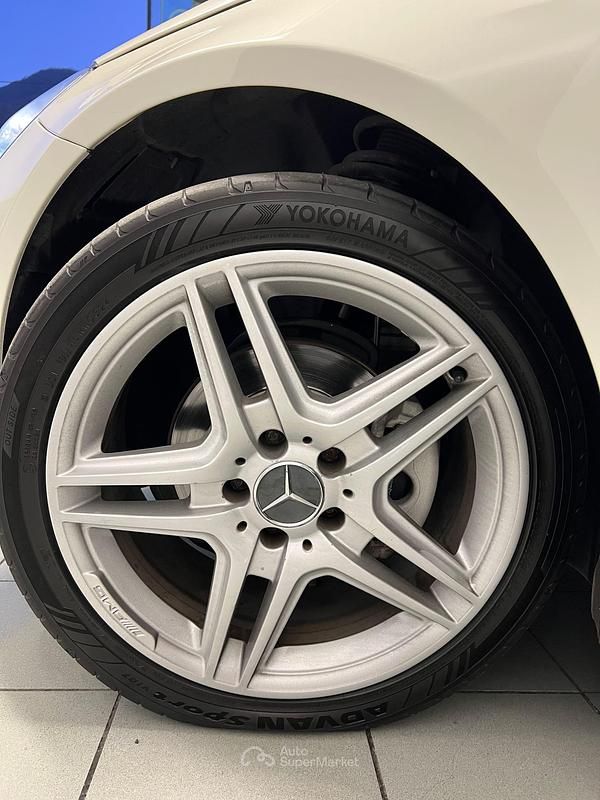 Usata Mercedes E200 184 CV (135 kW) 2011 Bianco Cabrio