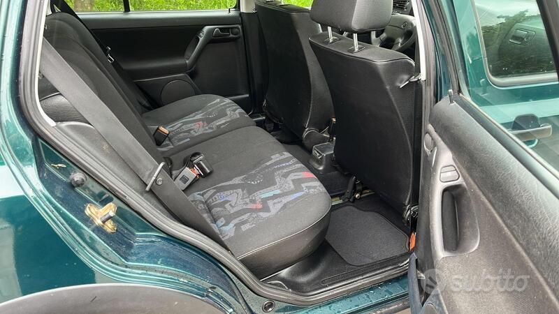 Usata VW Golf III 101 CV (74 kW) 1996 Verde Station wagon