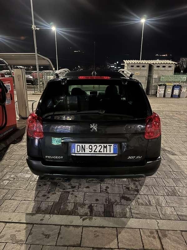Usata Peugeot 207 Outdoor Outdoor 90 CV (66 kW) 2008 Station wagon