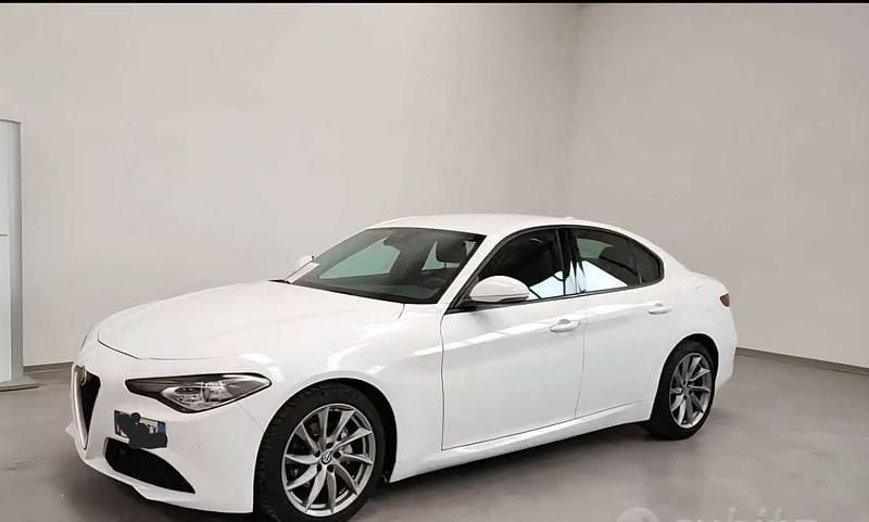 Usata Alfa Romeo Giulia Executive 179 CV (131 kW) 2018 Bianco Berlina