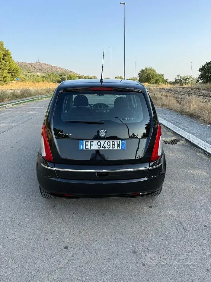 Usata Lancia Musa S 95 CV (69 kW) 2010 Marrone Monovolume