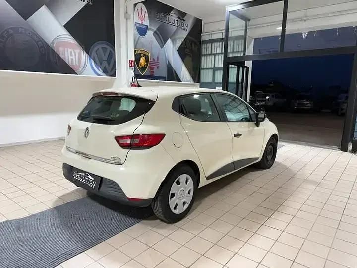 Occasion Renault Clio IV Intens 75 PK (55 kW) 2019 Beige Sedan