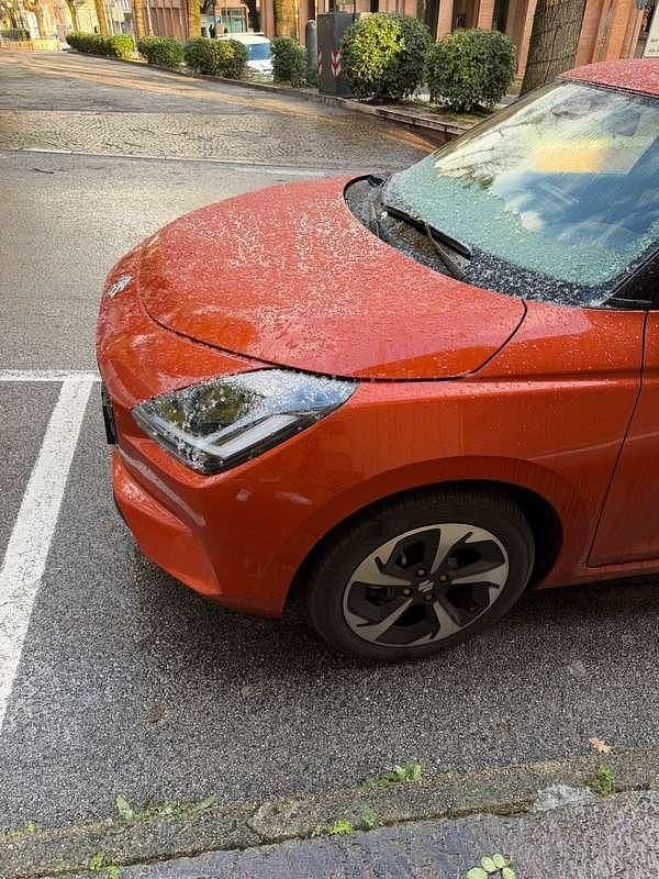 Usata Suzuki Swift 83 CV (61 kW) 2025 Arancione Berlina