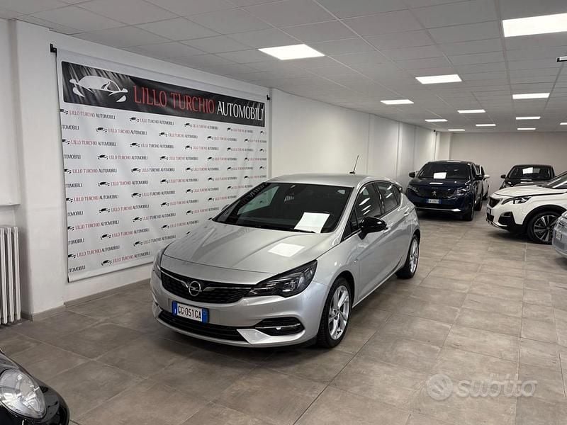 Grigio Usata 2021 Opel Astra GS Line Tre volumi | 13.900 € (Buon prezzo) - Immagine 1/3