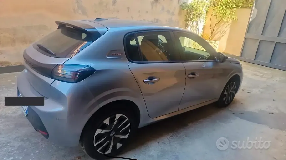 Nuova Peugeot 208 75 CV (55 kW) 2026 Grigio Utilitaria