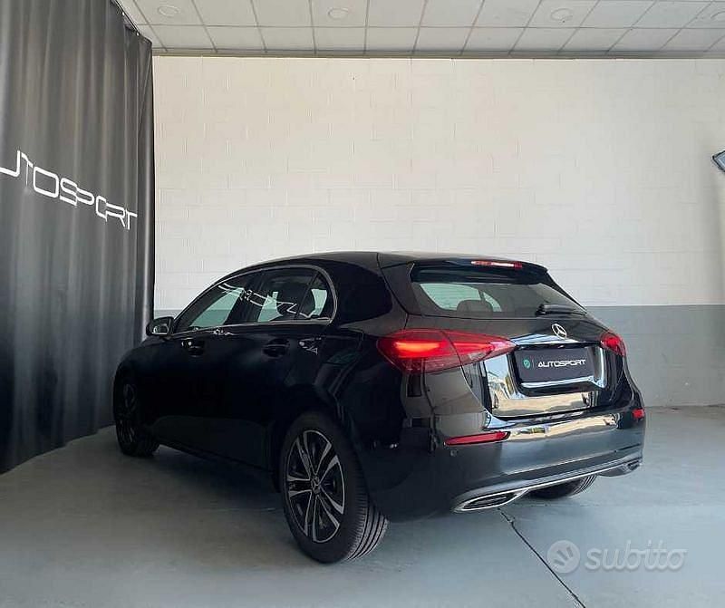 Usata Mercedes A180 Advanced 136 CV (100 kW) 2023 Nero Berlina