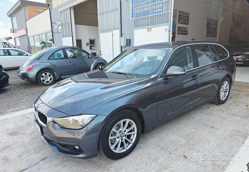Usata BMW 316 Luxury Line 115 CV (84 kW) 2017 Grigio Station wagon