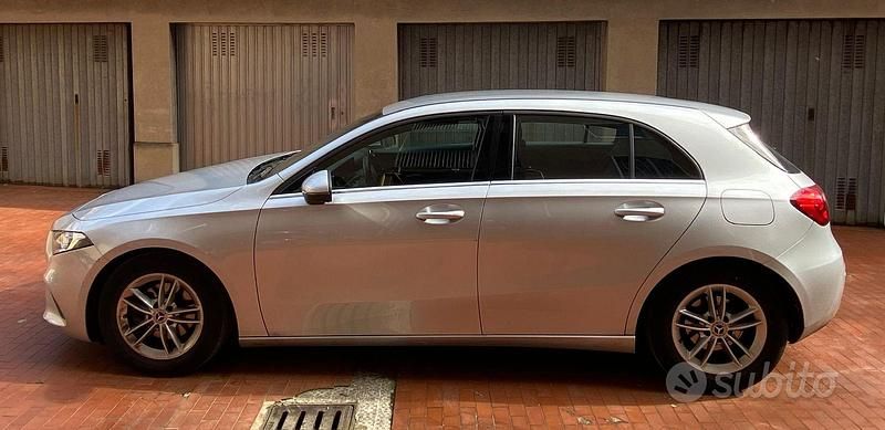 Usata Mercedes A180 116 CV (85 kW) 2018 Grigio Berlina