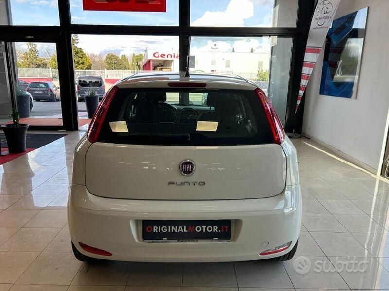 Usata Fiat Punto Street 69 CV (50 kW) 2017 Bianco Utilitaria