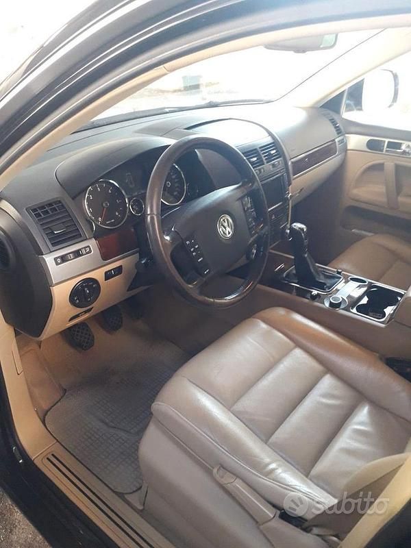 Usata VW Touareg 174 CV (127 kW) 2009 Nero SUV