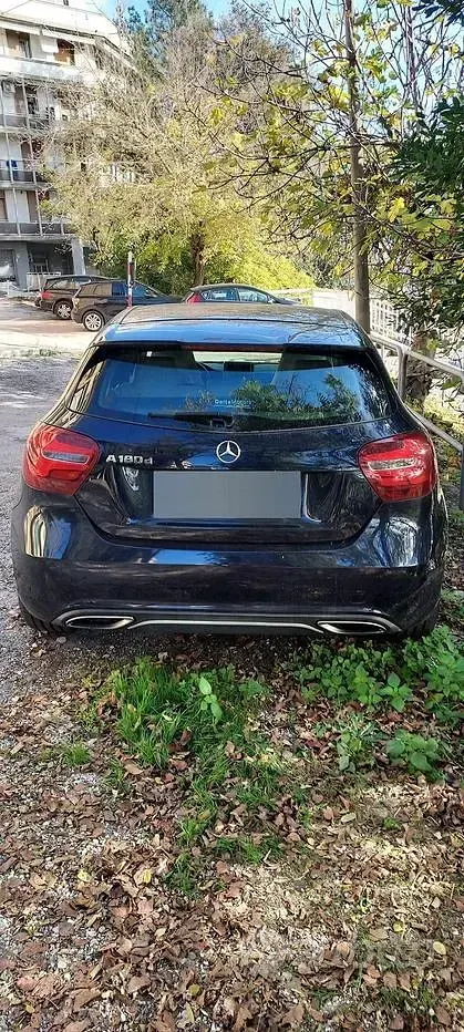 Usata Mercedes A180 109 CV (80 kW) 2017 Blu Berlina