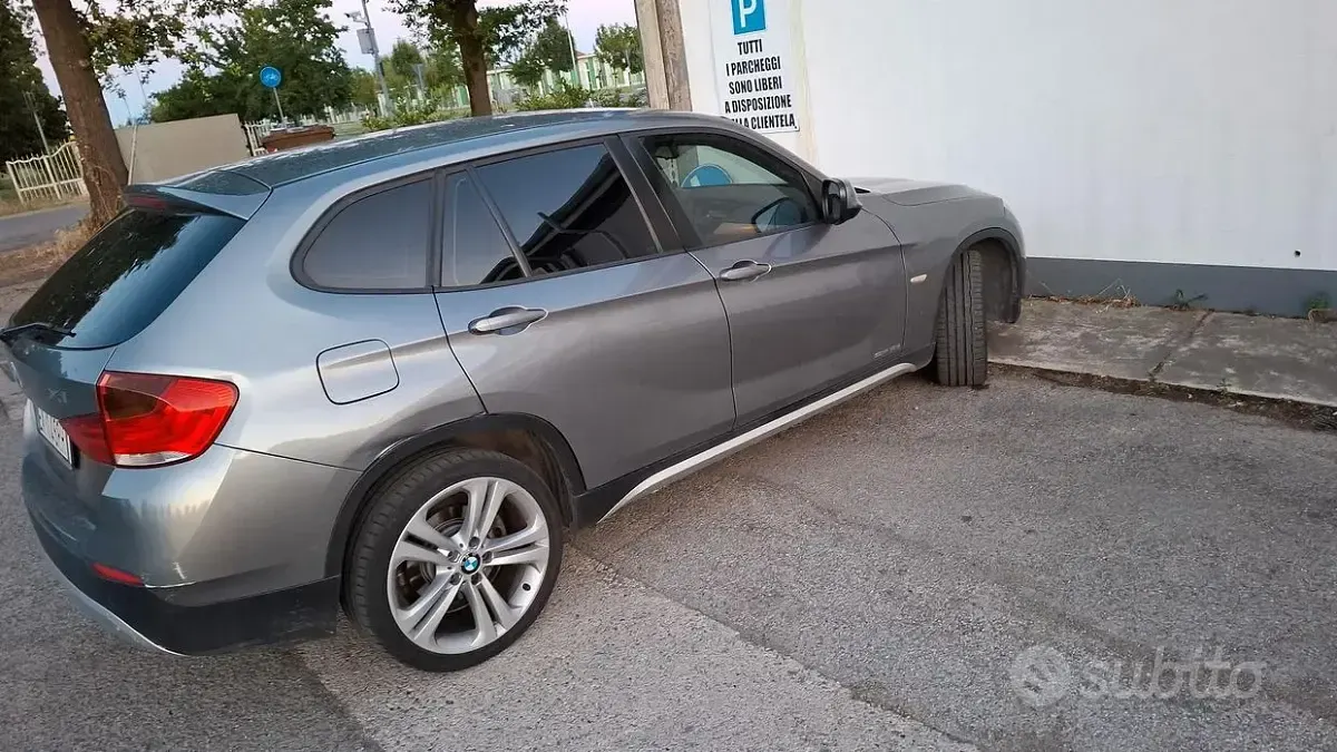 Usata BMW X1 143 CV (105 kW) 2011 Grigio SUV