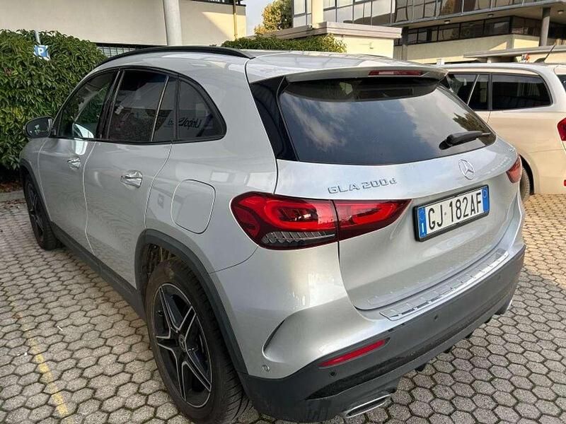 Usata Mercedes GLA200 Premium 150 CV (110 kW) 2022 Argento SUV