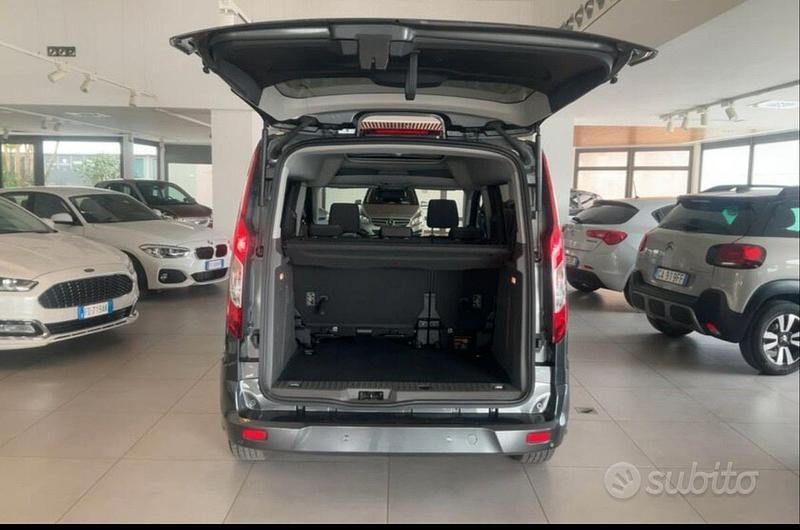 Usata Ford Tourneo Connect 120 CV (88 kW) 2018 Grigio Monovolume