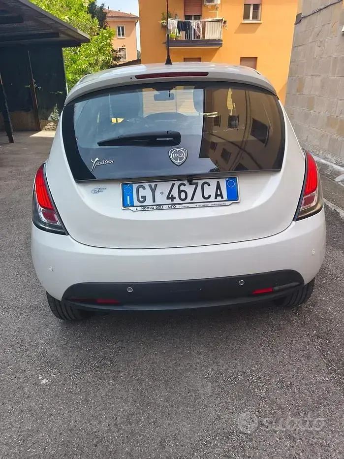 Usata Lancia Ypsilon 85 CV (62 kW) 2013 Bianco Utilitaria