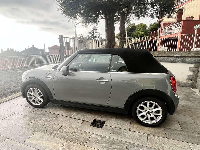 Usata Mini Cooper Cabriolet 136 CV (100 kW) 2017 Grigio Cabrio