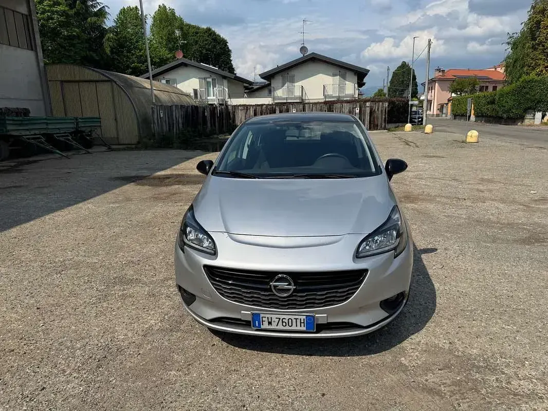 Usata Opel Corsa Edition 90 CV (66 kW) 2019 Argento Utilitaria
