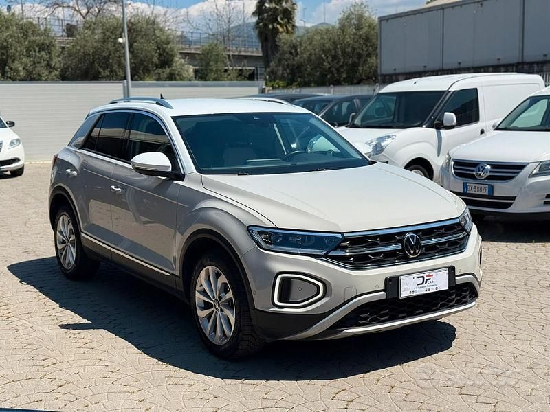Usata VW T-Roc Style 150 CV (110 kW) 2022 Beige SUV