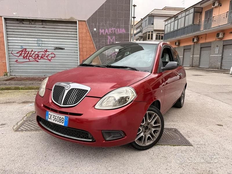 Usata Lancia Ypsilon 59 CV (43 kW) 2003 Rosso Utilitaria