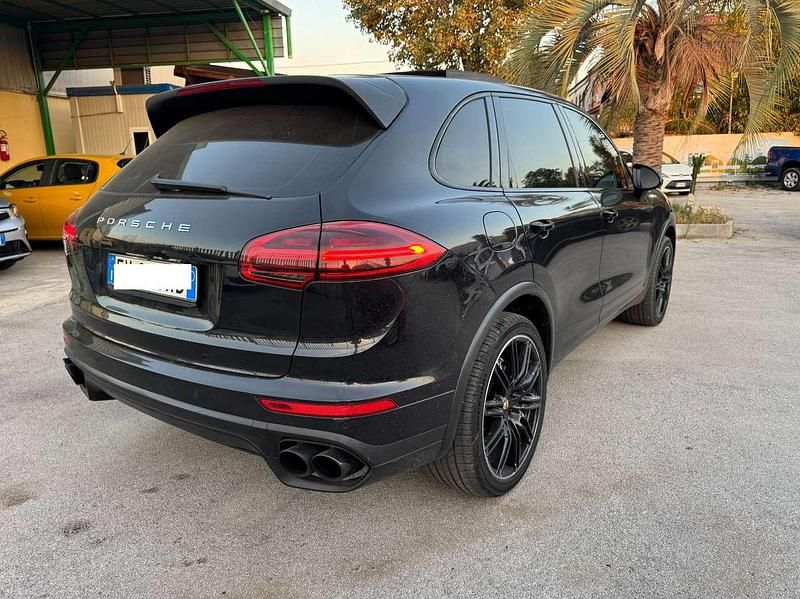 Usata Porsche Cayenne 250 CV (183 kW) 2015 Nero SUV
