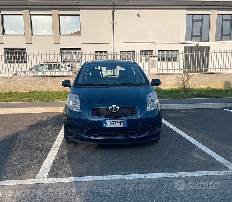 Usata Toyota Yaris 87 CV (63 kW) 2006 Blu Berlina