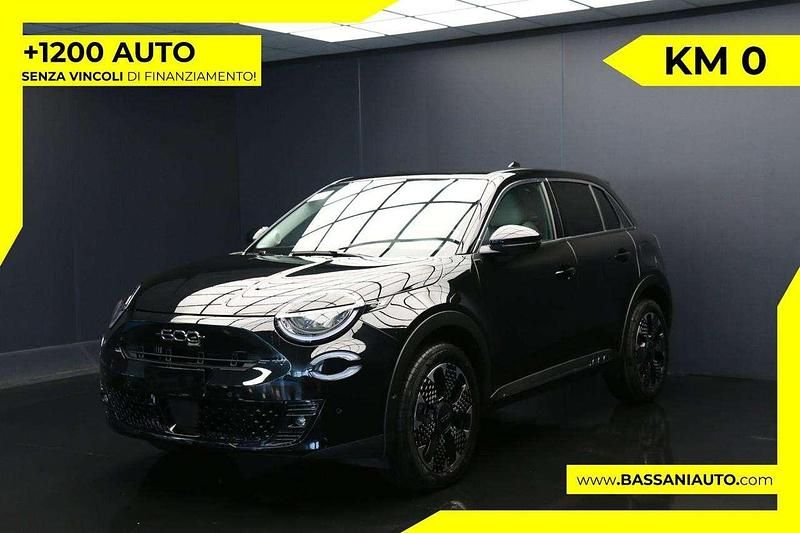 Nero Nuova 2025 Fiat 600 La Prima SUV | 24.950 € - Immagine 1/4