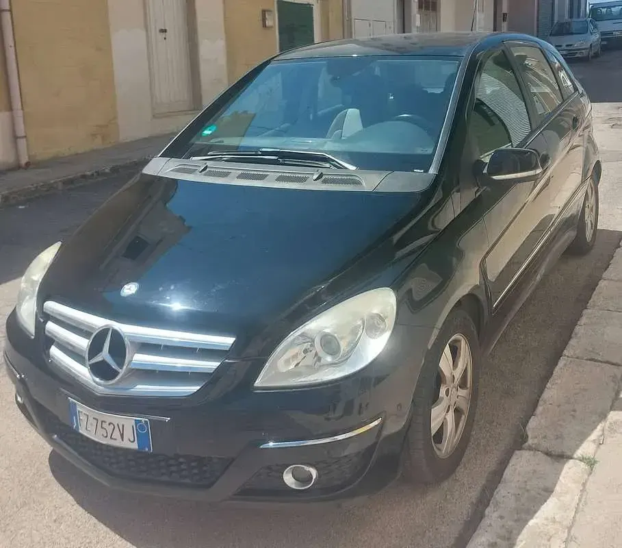 Usata Mercedes B200 140 CV (102 kW) 2009 Nero Monovolume