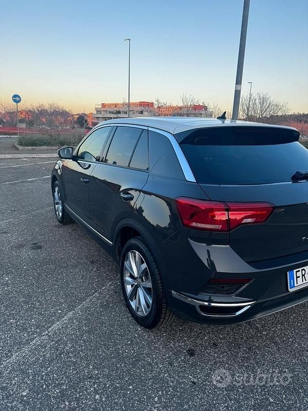 Usata VW T-Roc Advance 150 CV (110 kW) 2019 Grigio SUV