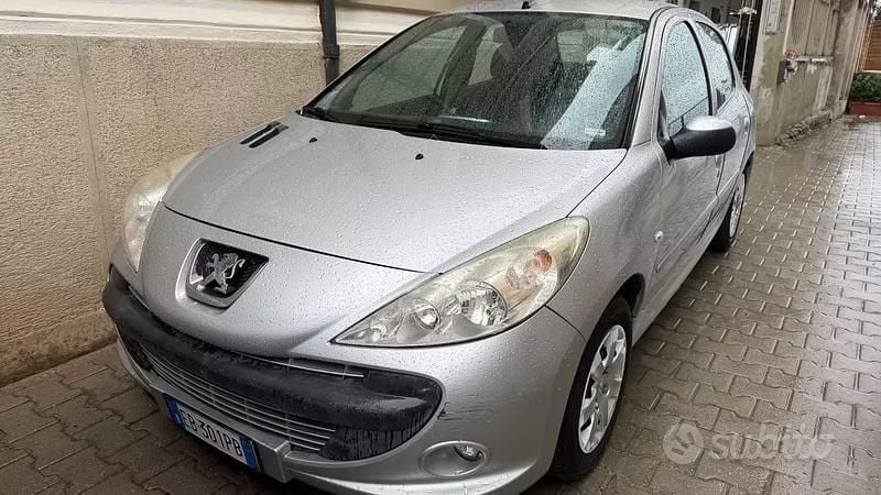 Usata Peugeot 206 68 CV (50 kW) 2010 Utilitaria