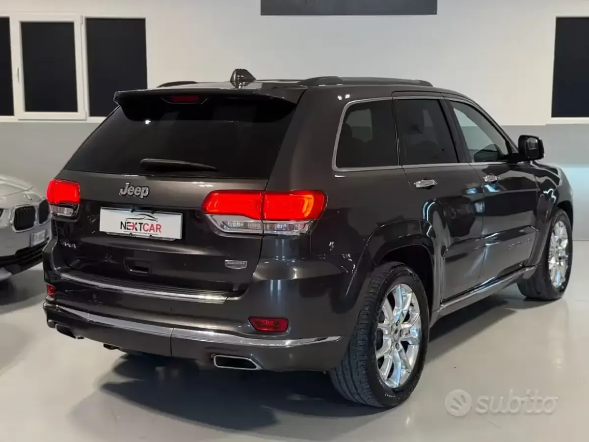 Usata Jeep Cherokee Summit 352 CV (258 kW) 2015 Grigio SUV