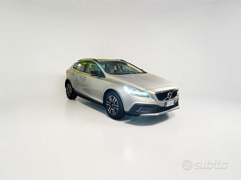 Usata Volvo V40 CC Business Edition 120 CV (88 kW) 2019 Arg.m Station wagon