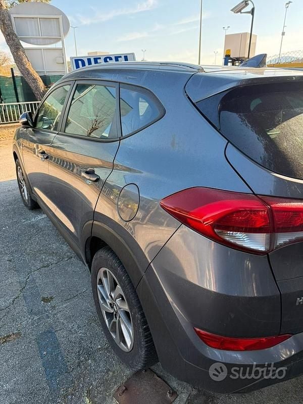 Usata Hyundai Tucson 185 CV (136 kW) 2015 Grigio SUV