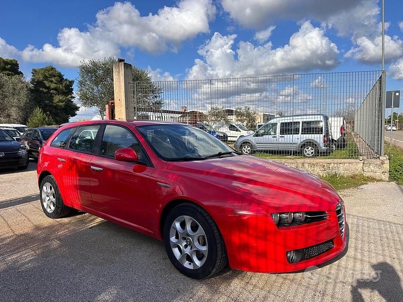 Usata Alfa Romeo 159 150 CV (110 kW) 2009 Rosso Station wagon