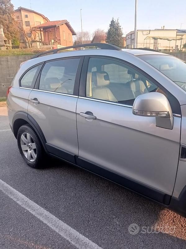 Usata Chevrolet Captiva 150 CV (110 kW) 2007 Grigio SUV