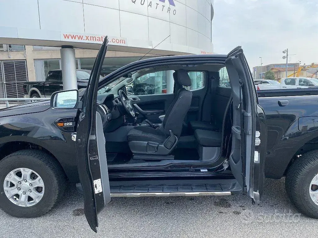 Usata Ford Ranger XLT 160 CV (117 kW) 2017 Nero metallizzato Pick-up