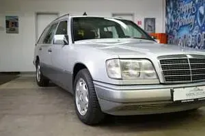Usata Mercedes E220 150 CV (110 kW) 1993 Argento Station wagon