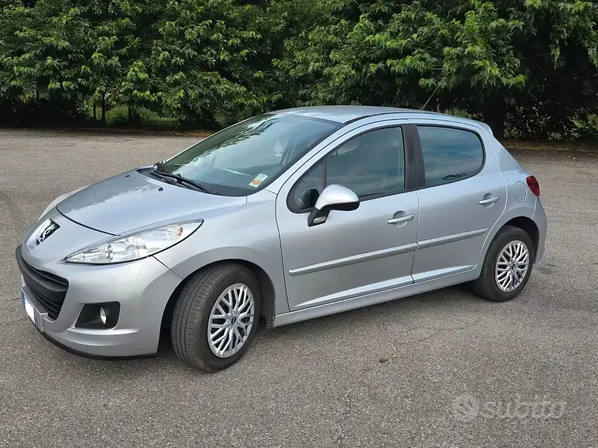 Usata Peugeot 207 73 CV (53 kW) 2013 Grigio Berlina
